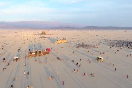 Te zdjęcia pokazują jak ogromny jest Burning Man - ulubiony festiwal Doliny Krzemowej