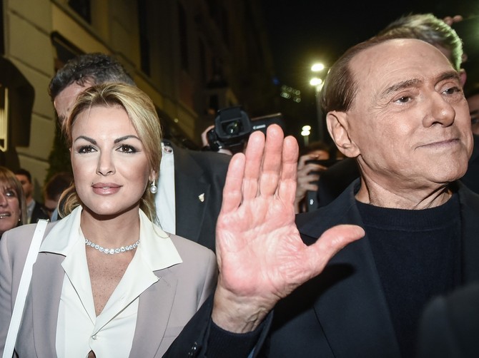 Frančeska Paskale i Silvio Berluskoni 