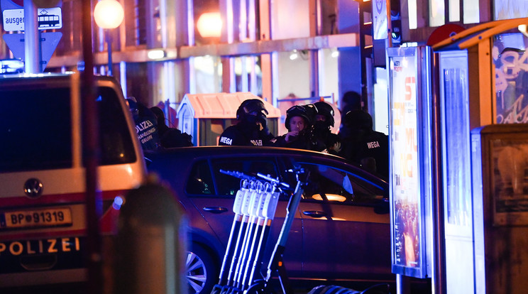 Terrortámadás történt Bécs belvárosában / Fotó: MTI/EPA/Christian Bruna