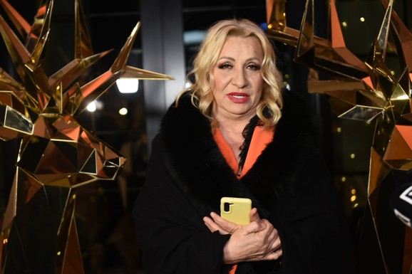 VESNA ZMIJANAC SE POVLAČI SA ESTRADE Evo i do kada, odlučila da napusti Beograd: Progovorila i o zdravstvenom stanju