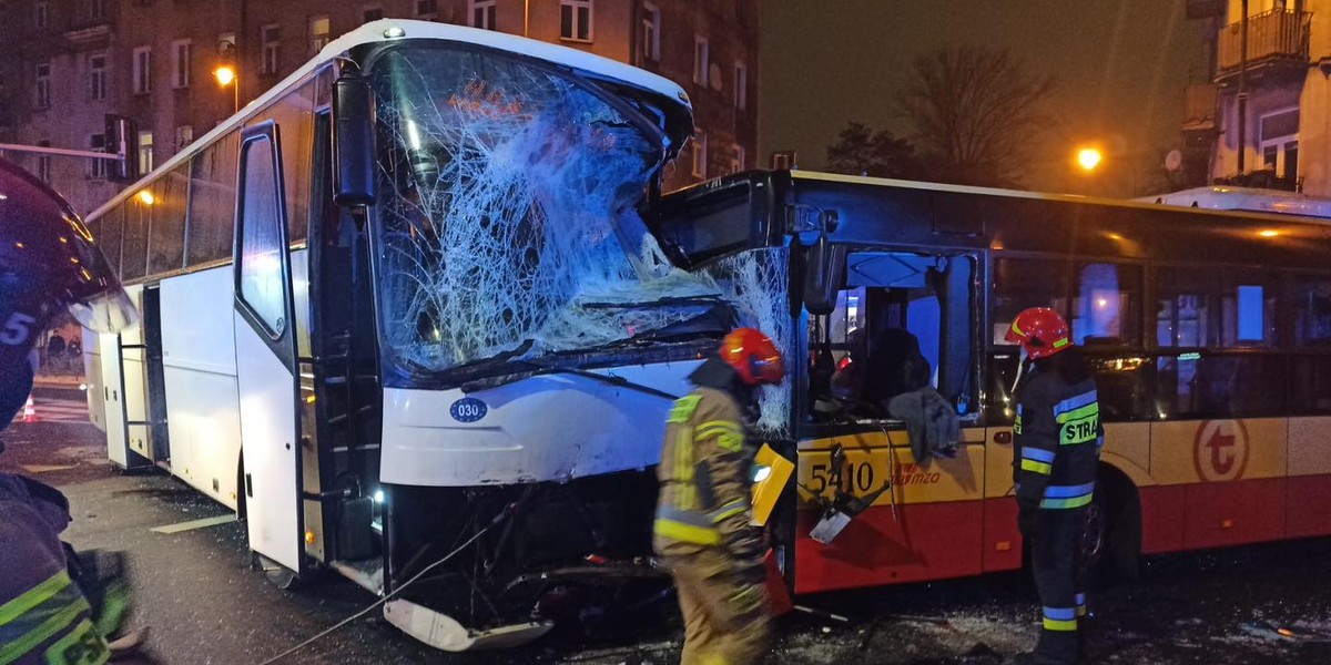 Kraksa dwóch autobusów na Pradze