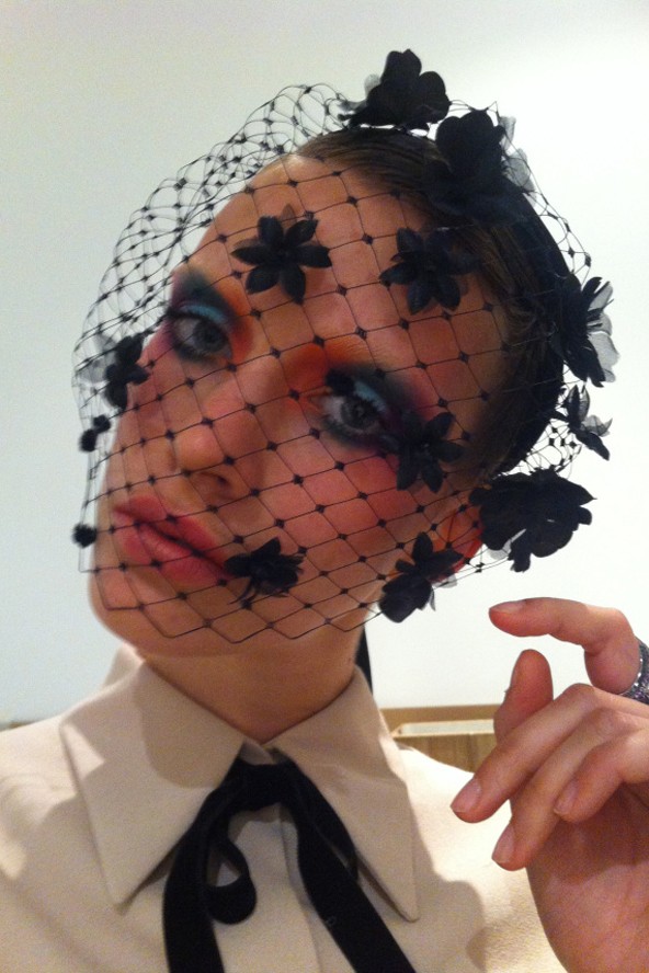 Szepesi Melinda a Harper`s Bazaar éjszakai madárkája