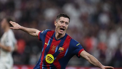 Lewandowski z golem w finale Superpucharu Hiszpanii. Kosmiczna końcówka pierwszej połowy meczu Barcelona - Real Madryt