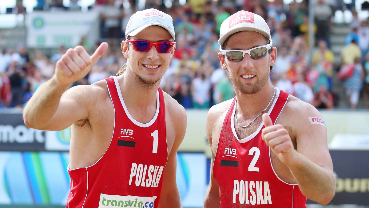 Dwie polskie pary - Grzegorz Fijałek i Mariusz Prudel oraz Piotr Kantor i Bartosz Łosiak - znajdują się w dziesiątce rankingu FIVB obecnego sezonu. To dobry prognostyk przed zbliżającymi się mistrzostwami świata - czytamy w "Przeglądzie Sportowym".