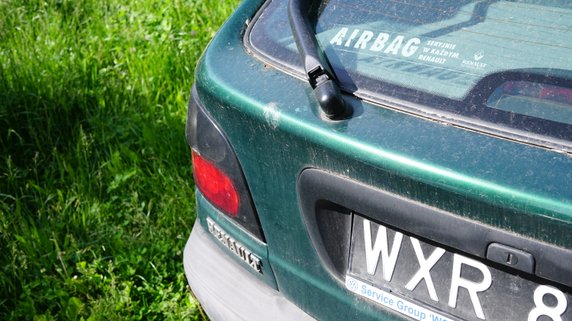 Czarne tablice - jakie auta wciąż je mają?