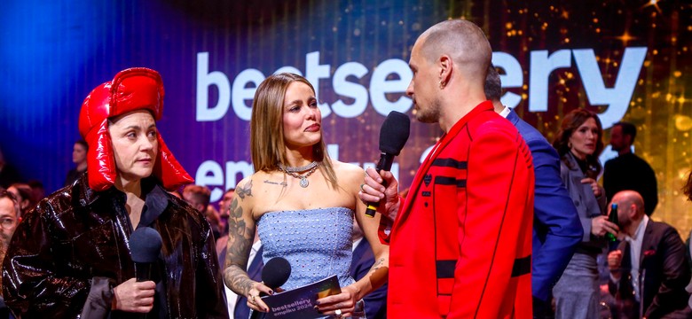 Gwiazdy lśniły na Bestsellerach Empiku. Królowały cekiny i dekolty, roznegliżowana Roxie Węgiel, Doda w futrze [FOTO]