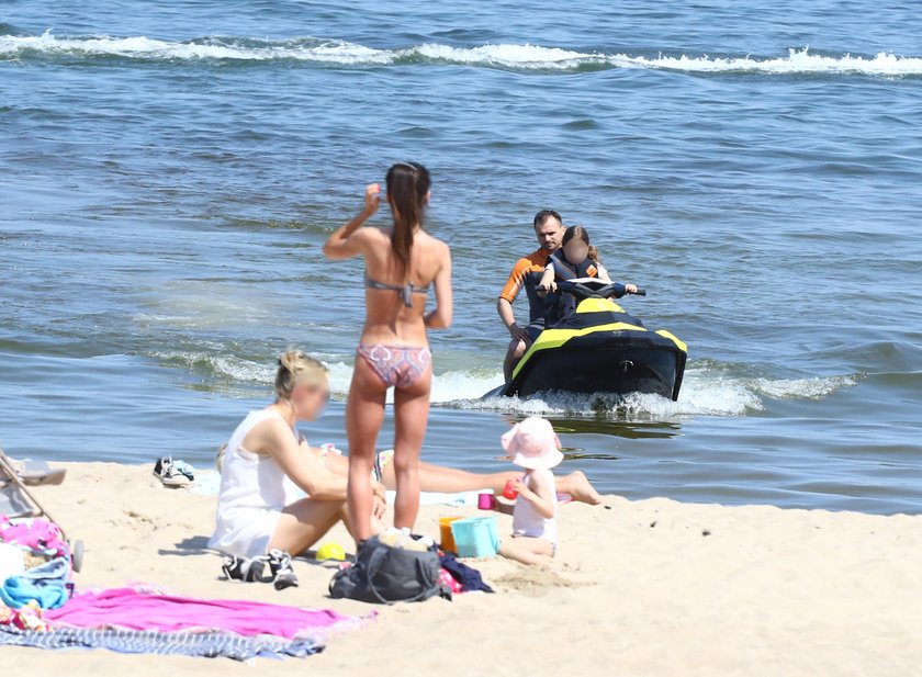 Marta Kaczyńska z byłym mężem na plaży