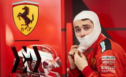 Charles Leclerc za kierownicą... ciężarówki. Został wolontariuszem Czerwonego Krzyża