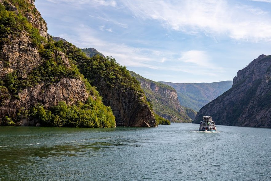 Jezioro Koman, Albania