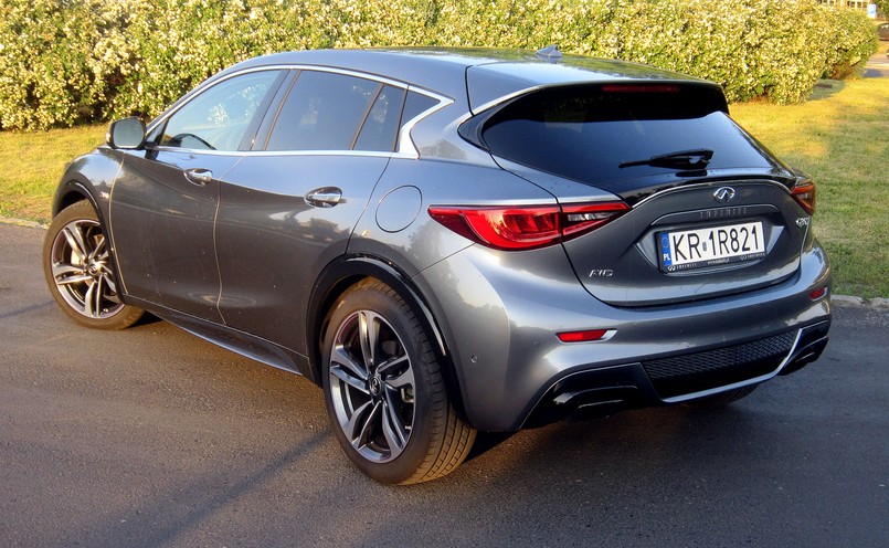 Infiniti Q30 2.0t 7DCT AWD Sport