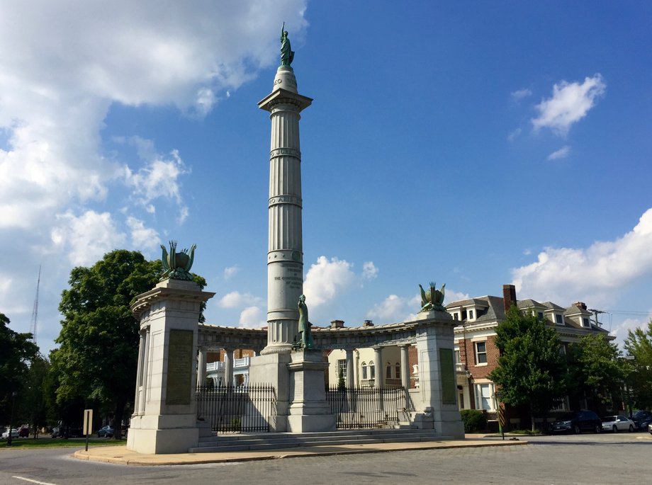 This monument commemorating Jefferson Davis, the president of the Confederate States of America, was unveiled in 1907.