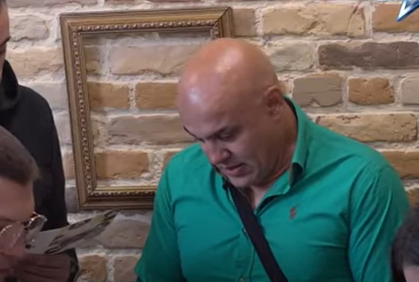 Baki B3 grca u suzama