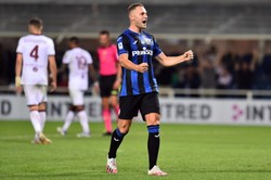 Hat-trick Koopmeinersa, Atalanta liderem włoskiej Serie A [WIDEO]
