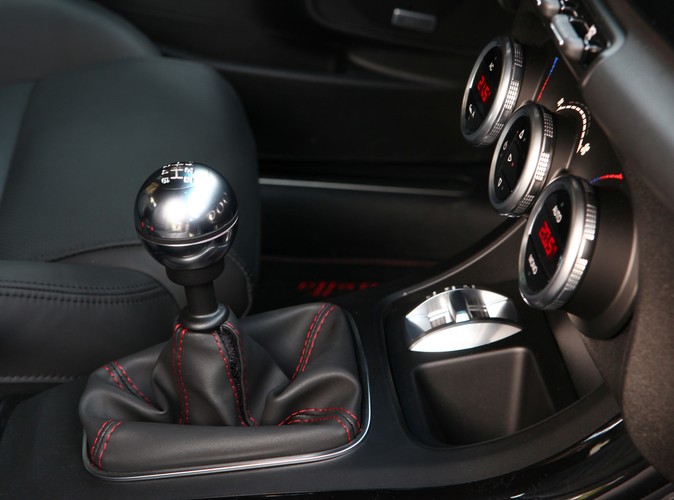 Alfa Romeo Giulietta 1750 TBI/235 KM w wersji Quadrifoglio Verde, czyli Monica Bellucci na torze