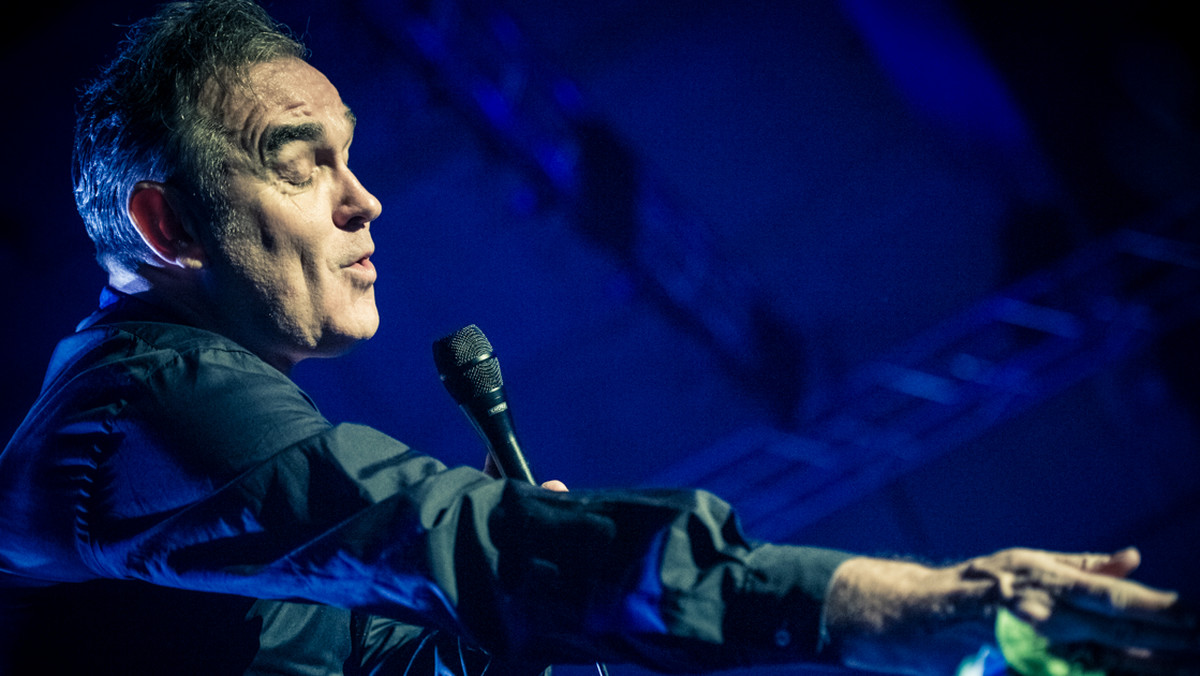 Morrissey pogratulował władzom Irlandii za podjęcie historycznej decyzji o zezwoleniu na zawieranie w kraju małżeństw homoseksualnych. Artysta nie byłby jednak sobą, gdyby nie wypowiedział się przy okazji w sprawie... zwierząt.