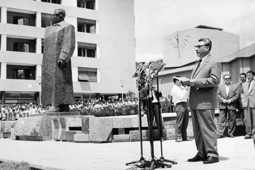 Aleksandar Ranković otkrio Titov spomenik 1961.