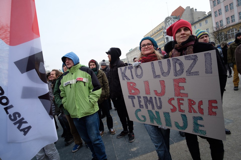 POZNAŃ MANIFESTACJA STOP PRZEMOCY NA TLE RASOWYM (uczestnicy manifestacji)