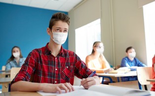 Francuski minister zdrowia: powrót uczniów do szkół nie pogorszył sytuacji epidemicznej