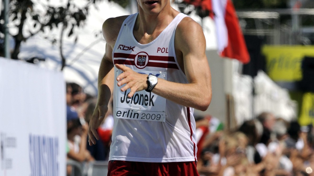 Pierwszy finał mistrzostw Europy w lekkiej atletyce, które odbywają się w Barcelonie, już za nami. Złoty medal w chodzie na 20 km wywalczył niespełna 20-letni Rosjanin Stanisław Jemielianow, mistrz świata juniorów, który startuje pierwszy rok w gronie seniorów. Najlepszy z Polaków, Jakub Jelonek, zajął dobre ósme miejsce.