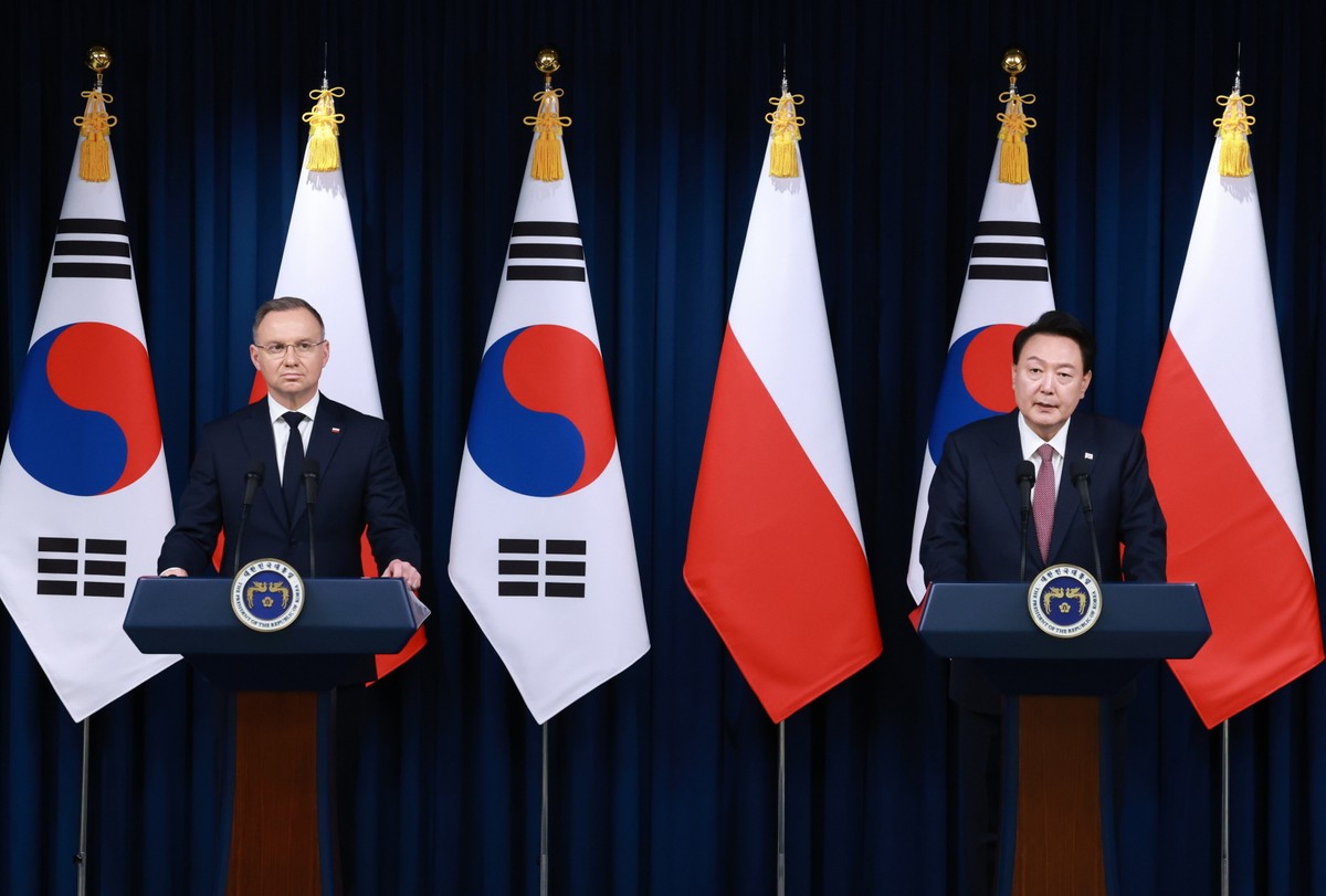 Jednostki Korei Północnej na Ukrainie? Korea Południowa zapowiada reakcję. Na zdj. Prezydent Polski Andrzej Duda i prezydent Korei Płd. Yoon Suk Yeol