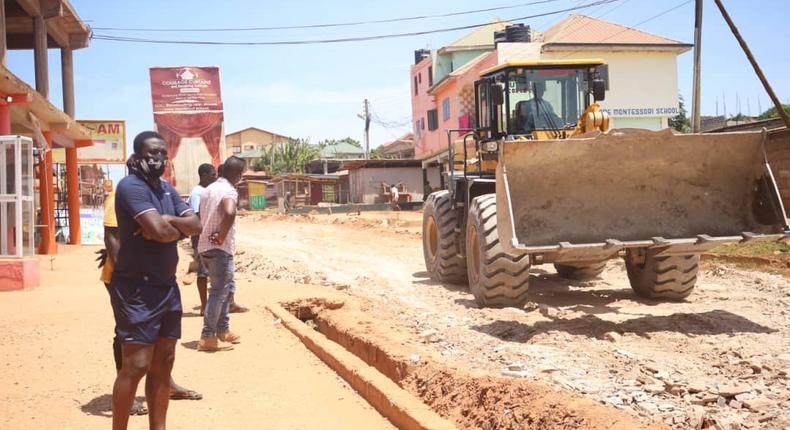 Asamoah Gyan  develops deplorable roads at Weija 