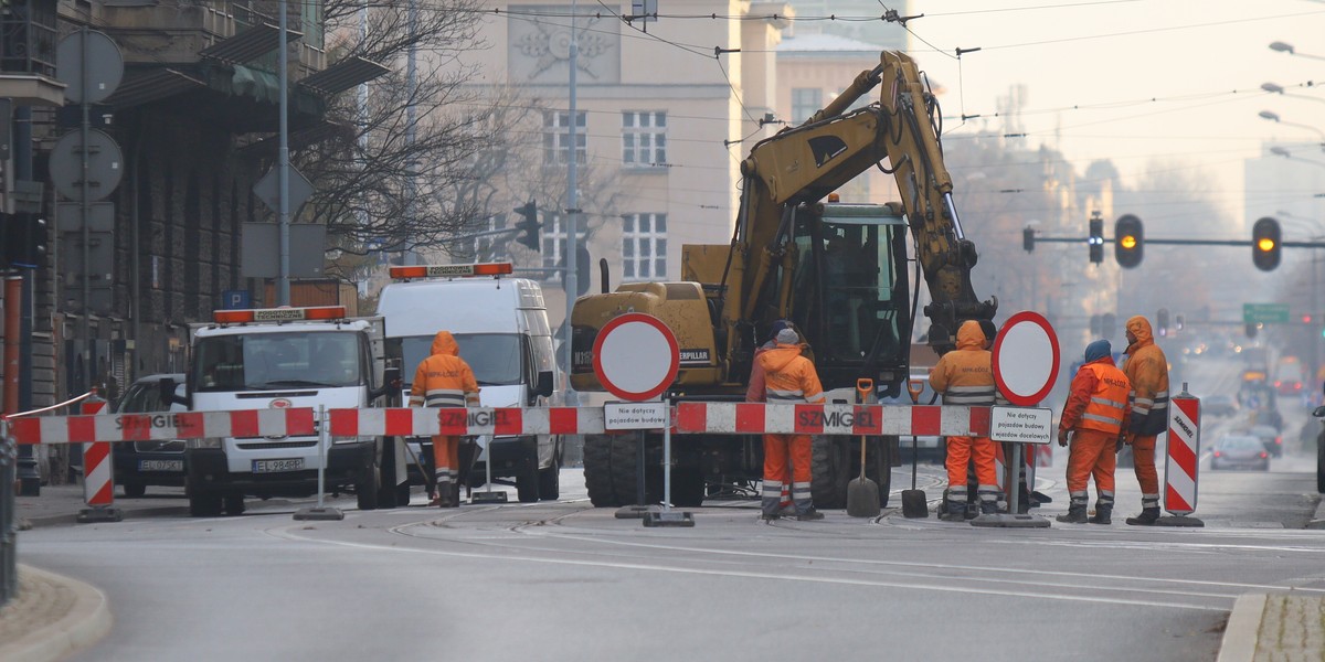 Łódź. Remont pasa dla tramwajów i autobusów. Zmiany tras i opóźnienia MPK