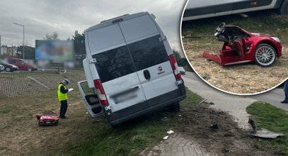 Zmierzali na świąteczny obiad. Zabrakło im 100 metrów. Autko Dawidka przepołowiono