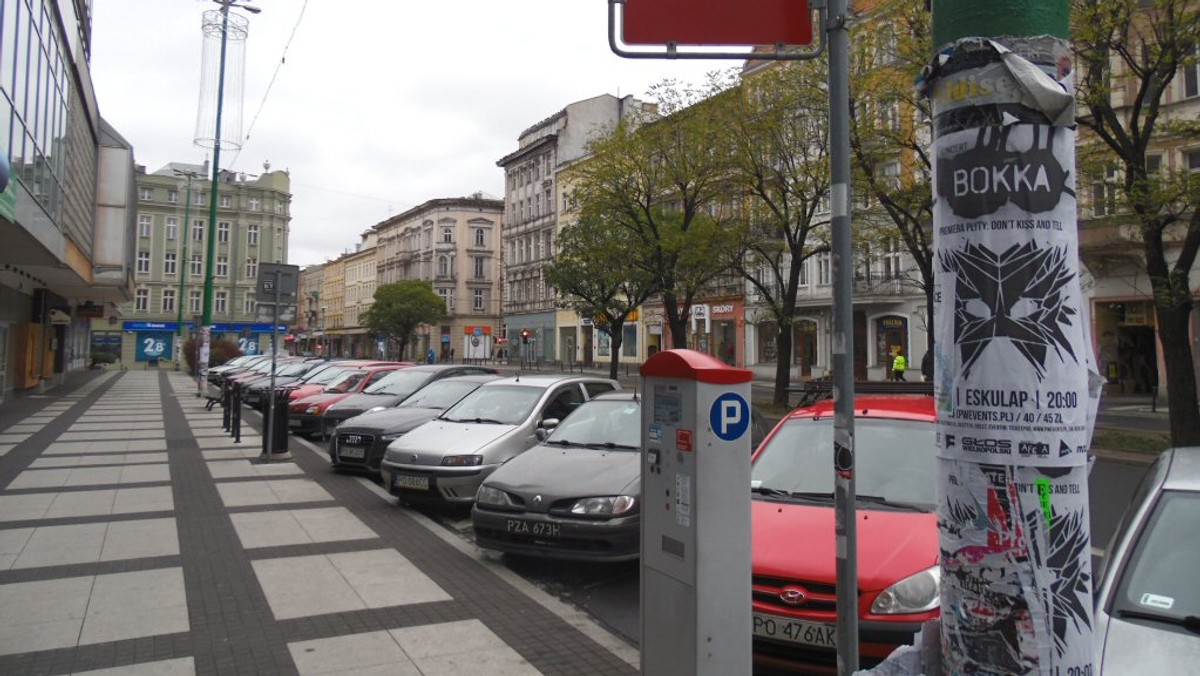 Policjanci z komisariatu Poznań Jeżyce zatrzymali trzech nastolatków w wieku od 13 do 16 lat, którzy zniszczyli kilka automatów parkingowych. Straty oszacowano na ponad 14 tysięcy złotych. Za swoje wybryki nastolatkowie odpowiedzą teraz przed sądem rodzinnym.