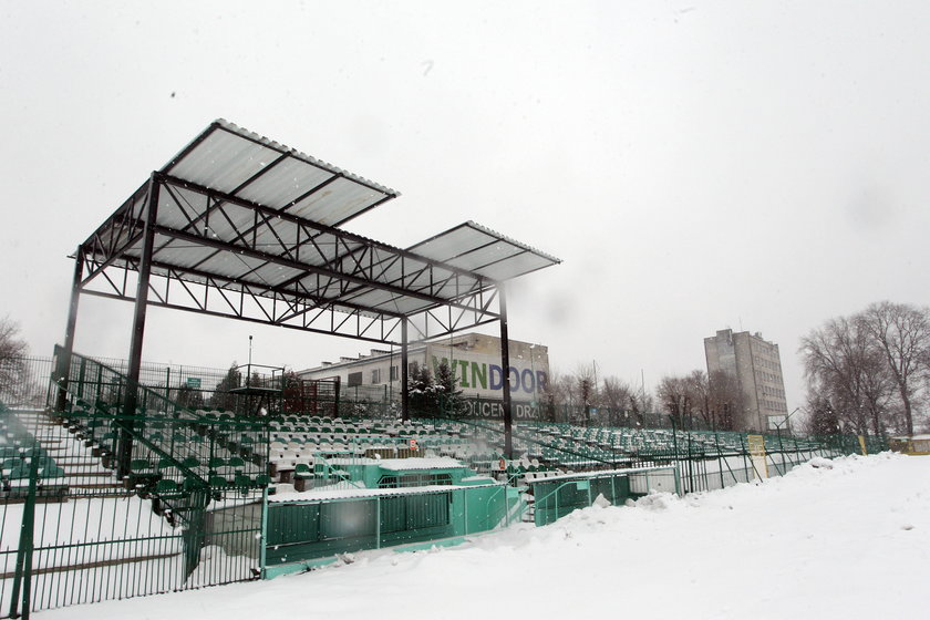 Zadaszenie trybun na stadionie Radomiaka w Radomiu