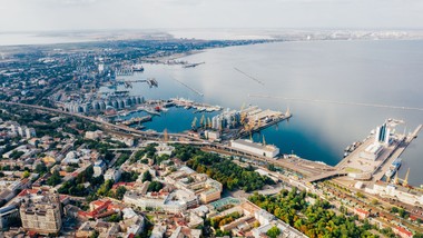 efekty nocnych ataków na ukrainę. zbombardowana odessa pozbawiona prąd