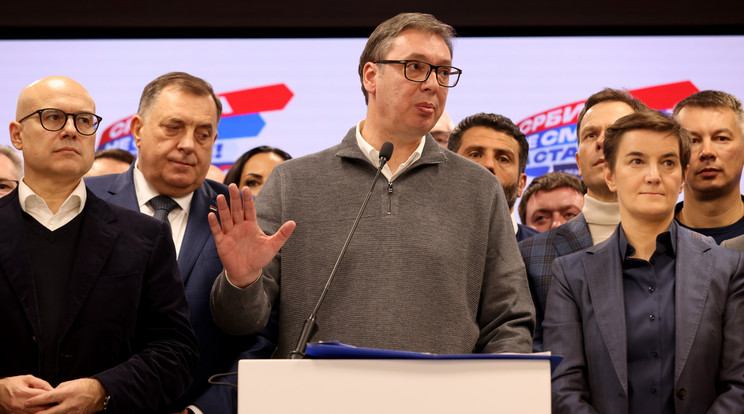 A Szerb Haladó Párt (SNS) szerezte a legtöbb mandátumot a szerbiai választáson / Fotó: MTI/EPA/Andrej Cukic