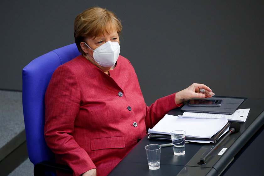 Merkel zaszczepiła się przeciw COVID-19. 
