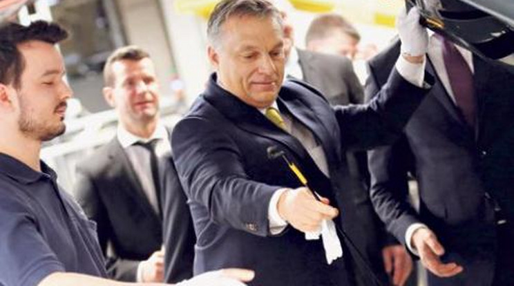 Olajszintet mért Orbán