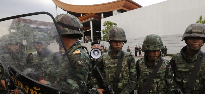 Wojsko przejęło władzę w Tajlandii. Wprowadzono godzinę policyjną