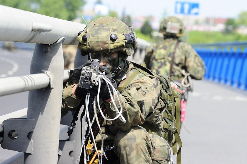 NATO nas obroni