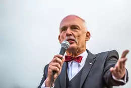 Po dziewięciu miesiącach śledztwa prokuratura nie wie, czy Janusz Korwin-Mikke ma prawo jazdy