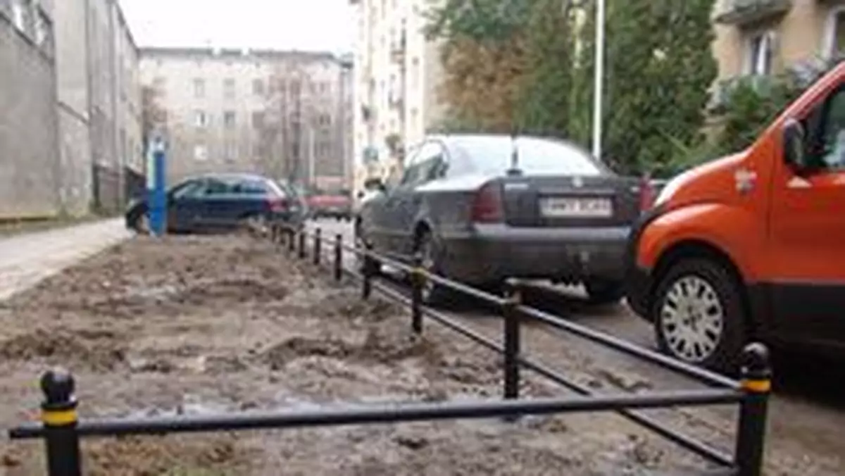 Warszawa okrada kierowców z miejsc parkingowych