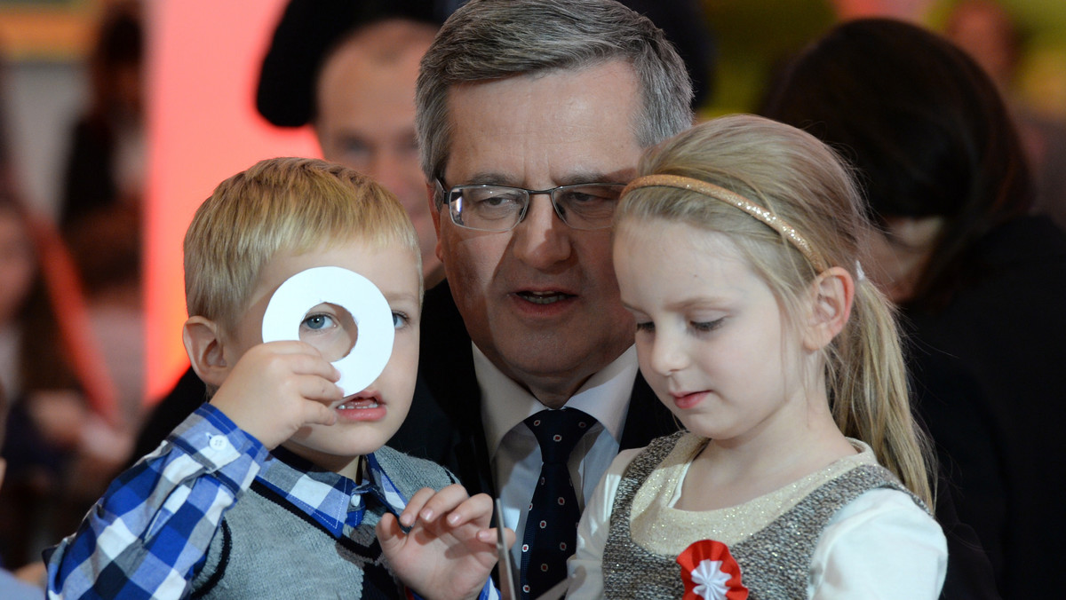 W Dniu Święta Niepodległości na czele Marszu "Razem dla Niepodległej" będzie jechał najstarszy typ czołgu, jaki służył w polskim wojsku - Renault FT 17. W sobotę prezydent Bronisław Komorowski spotkał się z przedstawicielami instytucji, które odnowiły zabytek.