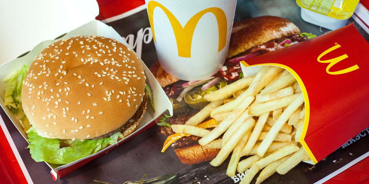 24 listopada do oferty sieci McDonald's wróciła kanapka Drwala. Ile kosztuje w zestawie?