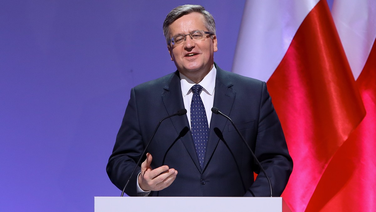 Prezydent Bronisław Komorowski przyjął zaproszenie prezydenta Ukrainy Petro Poroszenki do udziału w obchodach 1. rocznicy Majdanu 22 lutego - poinformowała szefowa prezydenckiego biura prasowego Joanna Trzaska-Wieczorek. Prezydent Komorowski rozmawiał telefonicznie z Poroszenką.