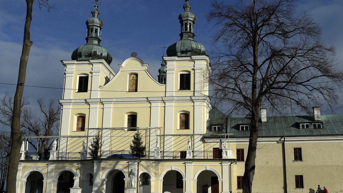 Z okazji 350 lat Sanktuarium Męki Pańskiej i Matki Bożej Kalwaryjskiej w Kalwarii Pacławskiej koło Przemyśla jutro wieczorem zostanie tam wystawione oratorium "Oto Matka Twoja". Poprzedzi je msza św. pod przewodnictwem abpa Stanisława Gądeckiego, przewodniczącego KEP.