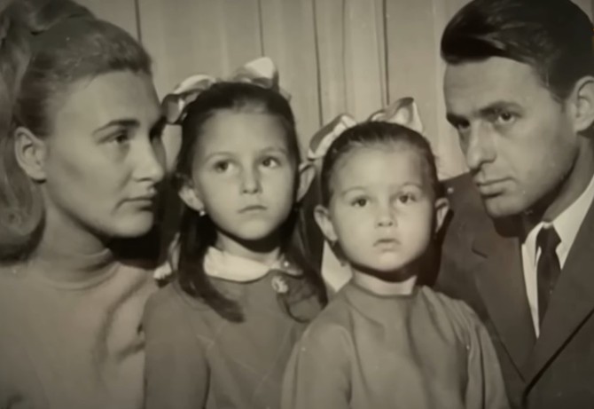 Novakova baka sa ćerkama Dijanom i Sandom i bivšim suprugom Zdenkom