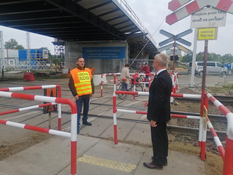 Likwidacja strzeżonego przejazdu w Łowiczu. Protest mieszkańców osiedla Zatorze 