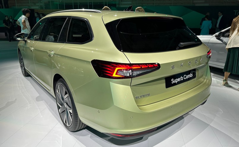 Nowa Skoda Superb