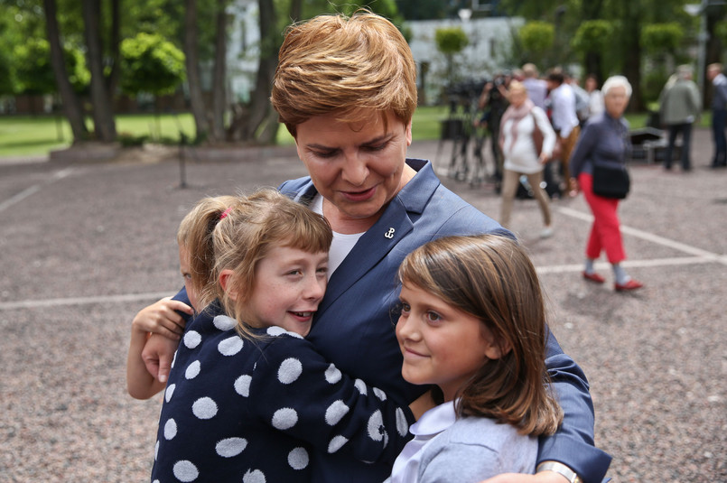 Beata Szydło, w rocznicę wybuchu Powstania Warszawskiego złożyła kwiaty w Muzeum Powstania Warszawskiego.