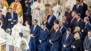 Przedstawiciele rządu na urodzinach Radia Maryja. Wspólne wykonanie "Abba Ojcze" zwróciło uwagę internautów