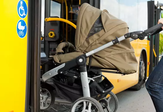 Kierowca autobusu obraża kobietę z wózkiem. "Z jakiej wsi przyjechałaś? Lepiej siedź u siebie jak nie umiesz jeździć"