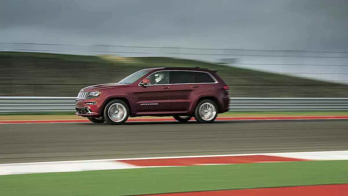 Jeep Grand Cherokee SRT na torze