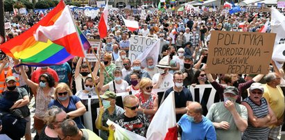 Rynek jest nasz! Nie chcą wpuścić prezydenta Dudy