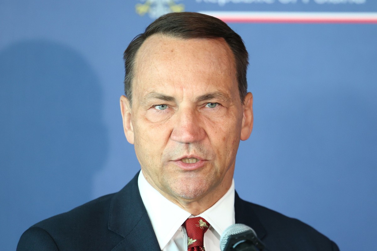 Radosław Sikorski wprost skrytykował skandaliczne wypowiedzi Grzegorza Brauna